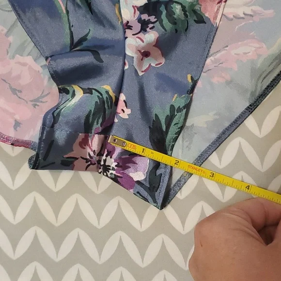 VS Shorts - Picture 5 of 7